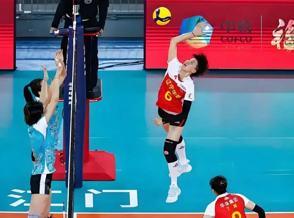 中国女排击败老对手詹姆斯，晋级之路一路高歌